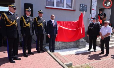 Osłonięcie tablicy pamiątkowej OSP Pionki